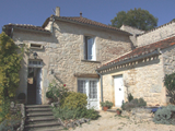 Ons huis is een Maison de Vigneron, huis van een wijnboer,en dateert uit de eerste helft van de 18e eeuw